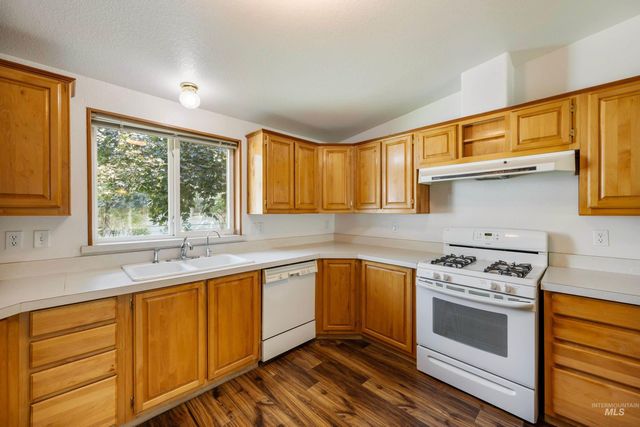 1611 S Vermont Avenue, Boise, ID 83706