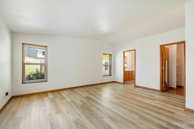 1611 S Vermont Avenue, Boise, ID 83706