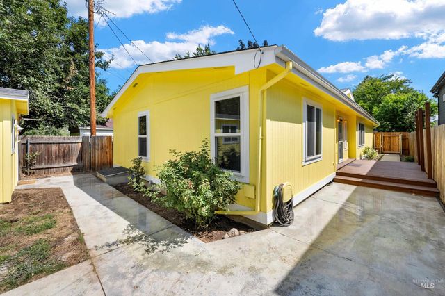 1611 S Vermont Avenue, Boise, ID 83706