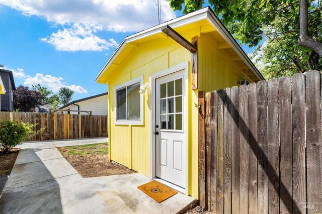 1611 S Vermont Avenue, Boise, ID 83706