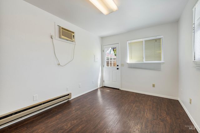1611 S Vermont Avenue, Boise, ID 83706