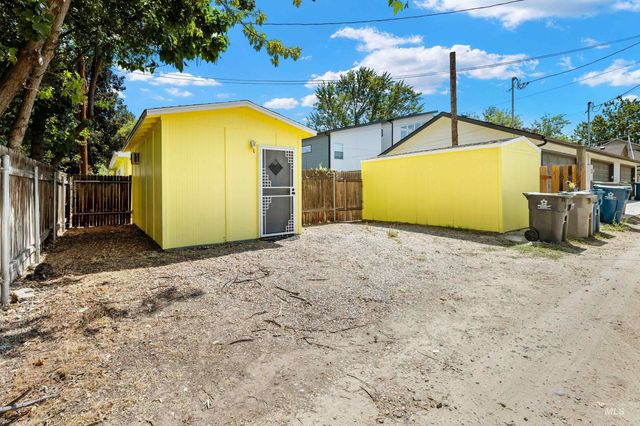 1611 S Vermont Avenue, Boise, ID 83706