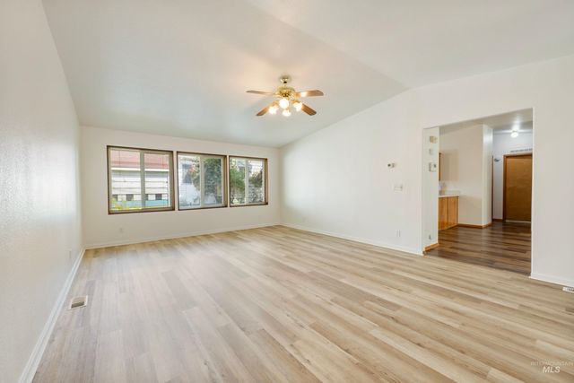 1611 S Vermont Avenue, Boise, ID 83706