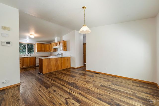 1611 S Vermont Avenue, Boise, ID 83706