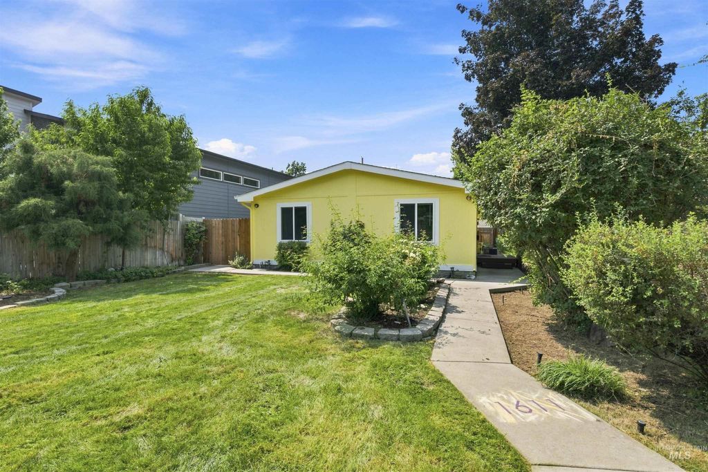 1611 S Vermont Avenue, Boise, ID 83706