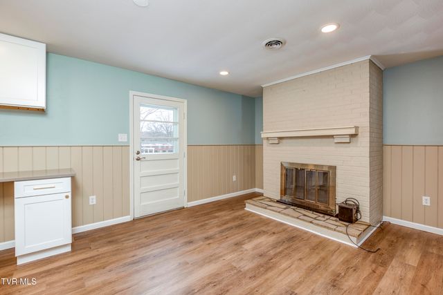 867 Northeast Wayne Avenue, Abingdon, VA 24210