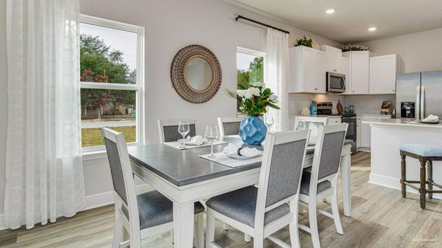 2637 Cliff Hollow Cir, Gulf Breeze, FL 32563