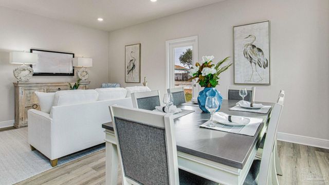 2637 Cliff Hollow Cir, Gulf Breeze, FL 32563