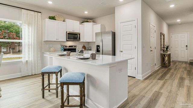 2637 Cliff Hollow Cir, Gulf Breeze, FL 32563