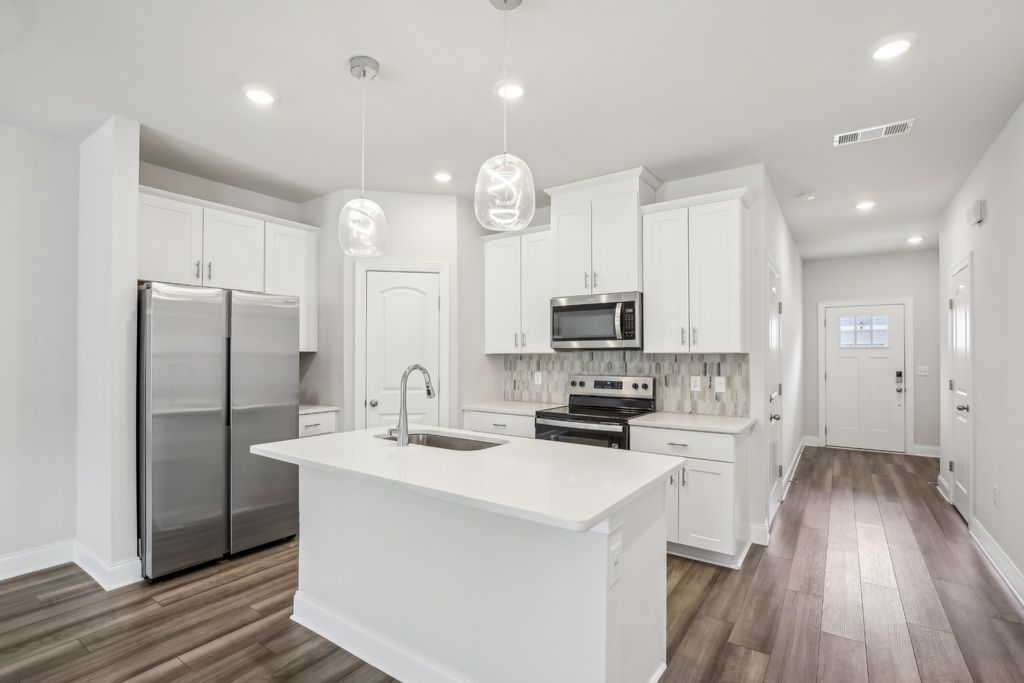 1537 Olympic Ln, Lebanon, TN 37087