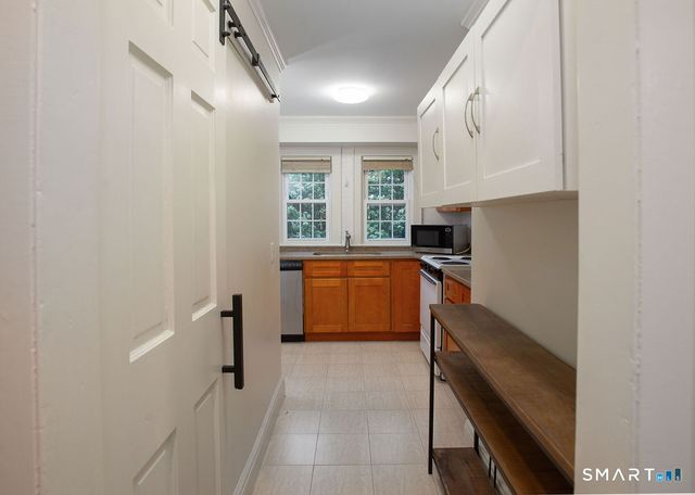 40 Unit B Seminary Street, New Canaan, CT 06840