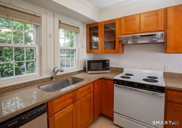 40 Unit B Seminary Street, New Canaan, CT 06840