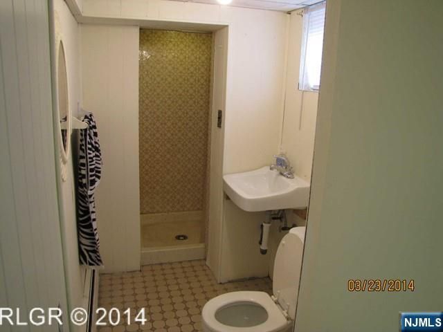 298 LUDDINGTON Avenue 2nd Floor, Clifton, NJ 07011