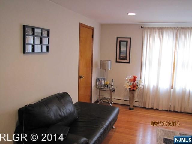 298 LUDDINGTON Avenue 2nd Floor, Clifton, NJ 07011