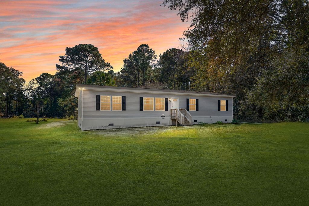 7687 Highway 162, Hollywood, SC 29449