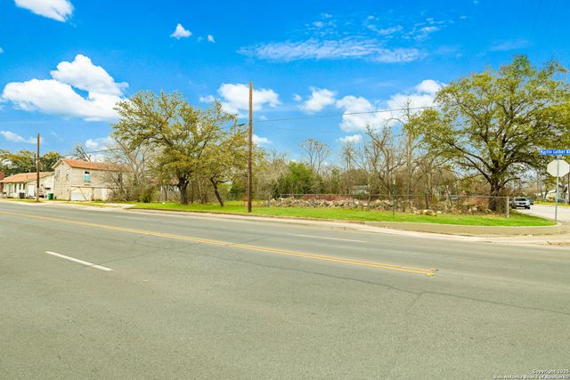 1918 Martin Luther King, San Antonio, TX 78203