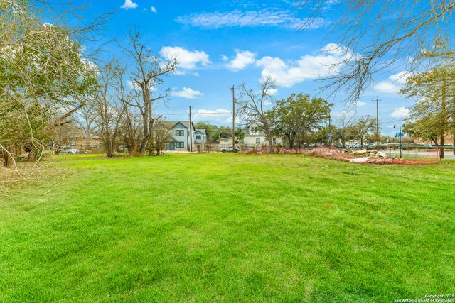 1918 Martin Luther King, San Antonio, TX 78203