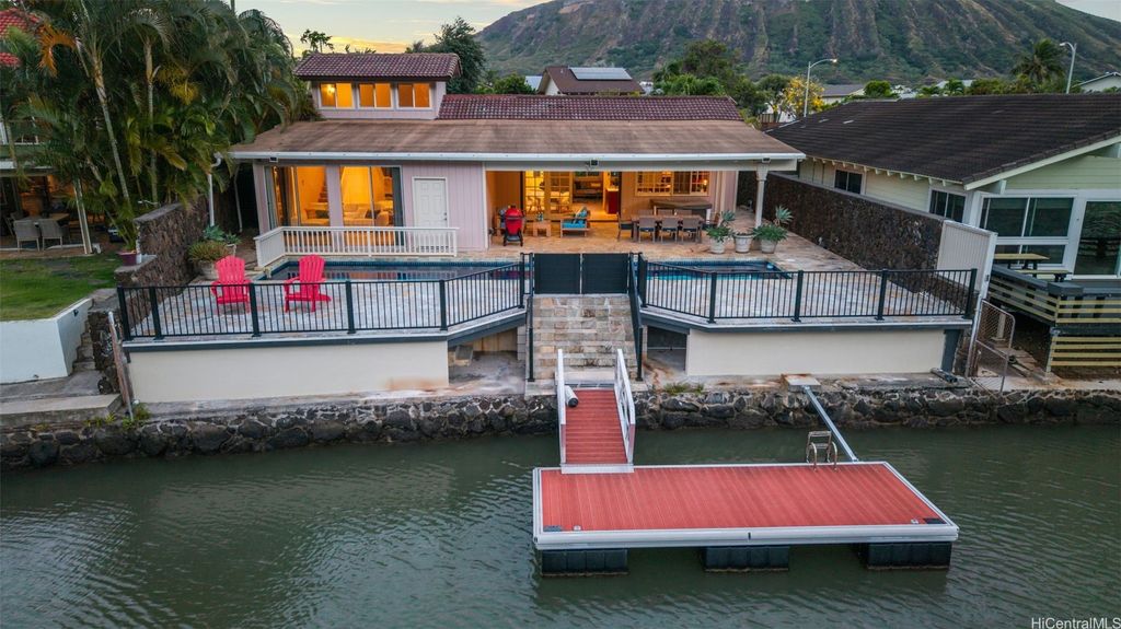 6857 Niumalu Loop, Honolulu, HI 96825