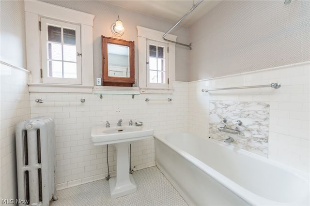 2608 Hampshire Road, Cleveland Heights, OH 44106