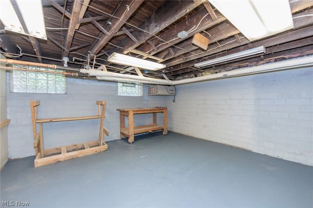 2608 Hampshire Road, Cleveland Heights, OH 44106