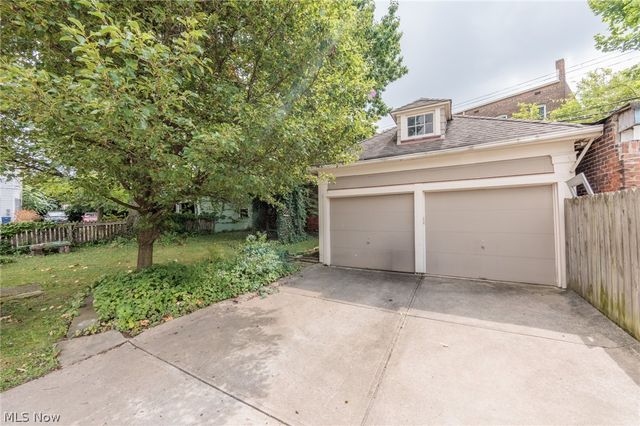 2608 Hampshire Road, Cleveland Heights, OH 44106