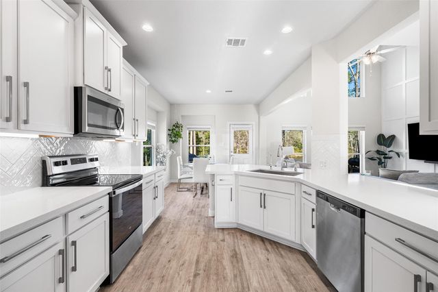 11731 Oakwood Ranch Drive, Willis, TX 77378