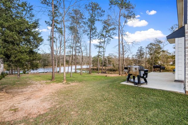 11731 Oakwood Ranch Drive, Willis, TX 77378