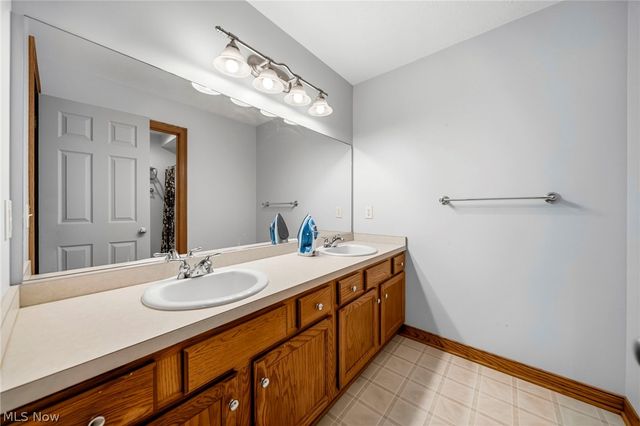 1587 Clipper Cove, Painesville, OH 44077