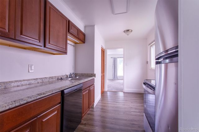 27700 Dartmouth Street, Madison Heights, MI 48071