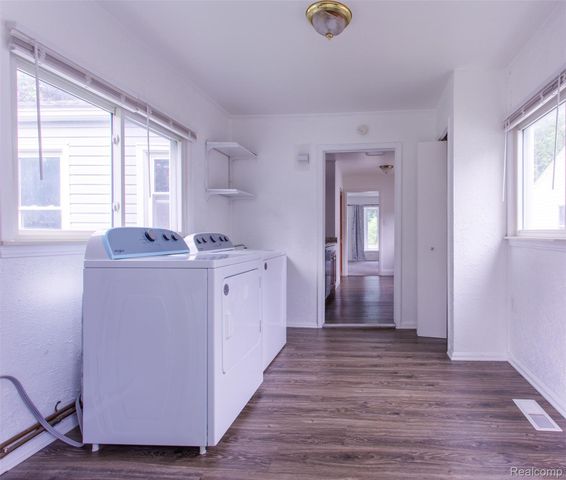 27700 Dartmouth Street, Madison Heights, MI 48071