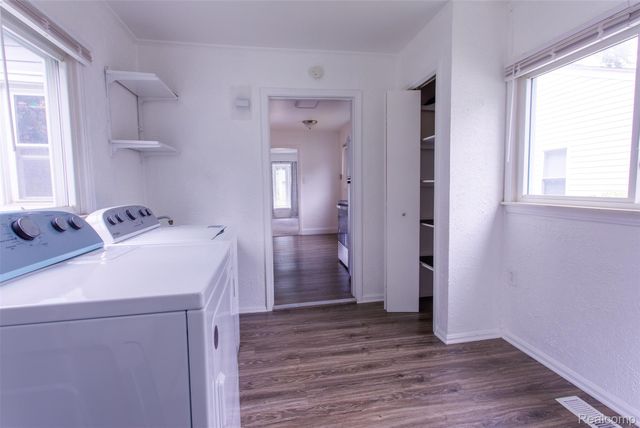 27700 Dartmouth Street, Madison Heights, MI 48071