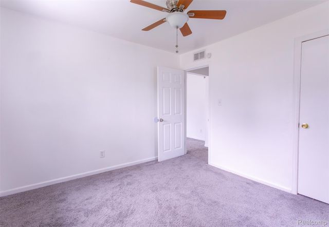 27700 Dartmouth Street, Madison Heights, MI 48071