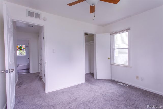 27700 Dartmouth Street, Madison Heights, MI 48071