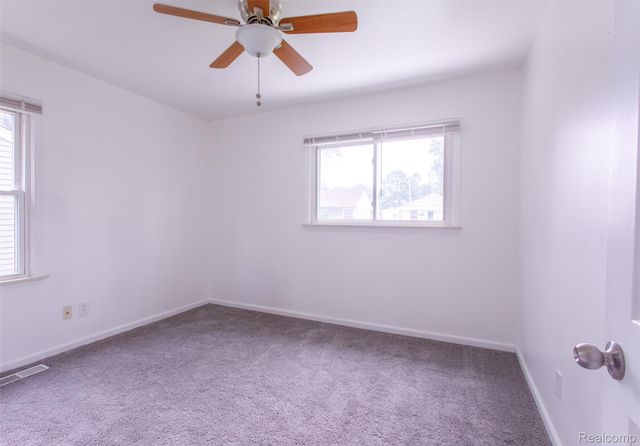 27700 Dartmouth Street, Madison Heights, MI 48071