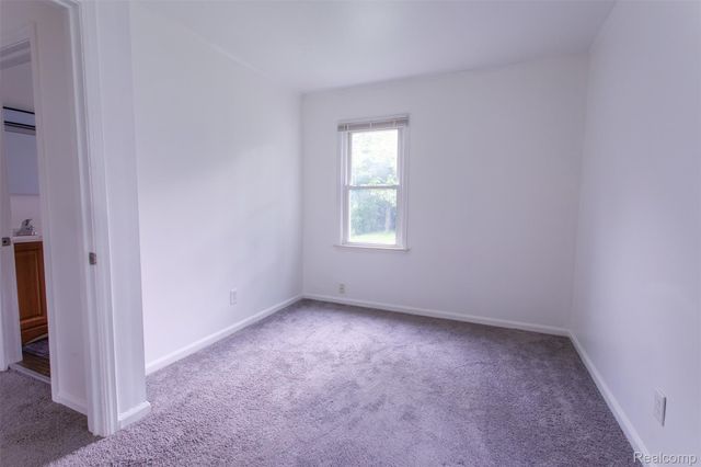 27700 Dartmouth Street, Madison Heights, MI 48071