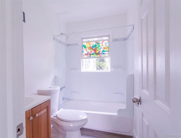 27700 Dartmouth Street, Madison Heights, MI 48071