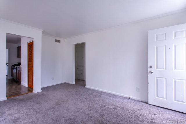 27700 Dartmouth Street, Madison Heights, MI 48071