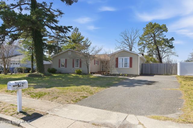 132 Shasta Lane, Toms River, NJ 08753