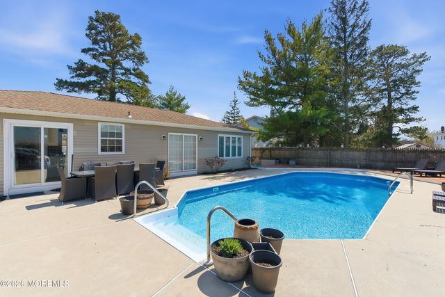 132 Shasta Lane, Toms River, NJ 08753