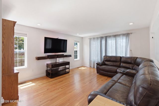 132 Shasta Lane, Toms River, NJ 08753