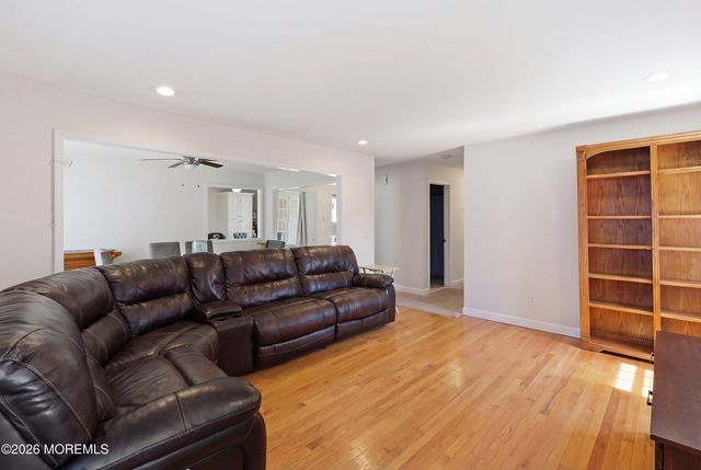 132 Shasta Lane, Toms River, NJ 08753