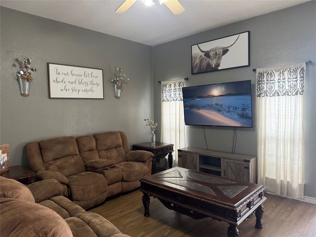 510 Ridgeway Boulevard, Weatherford, TX 76086