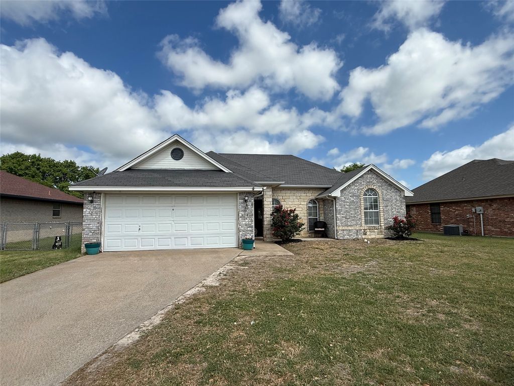 510 Ridgeway Boulevard, Weatherford, TX 76086