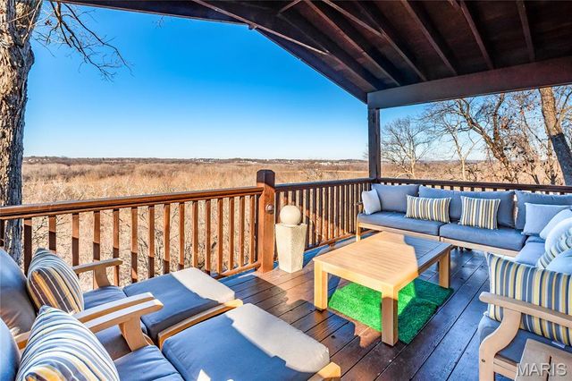 5921 Summerhedge Place, St Louis, MO 63128