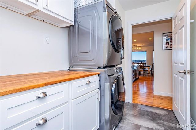 5921 Summerhedge Place, St Louis, MO 63128