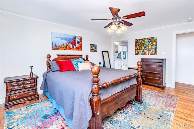 5921 Summerhedge Place, St Louis, MO 63128