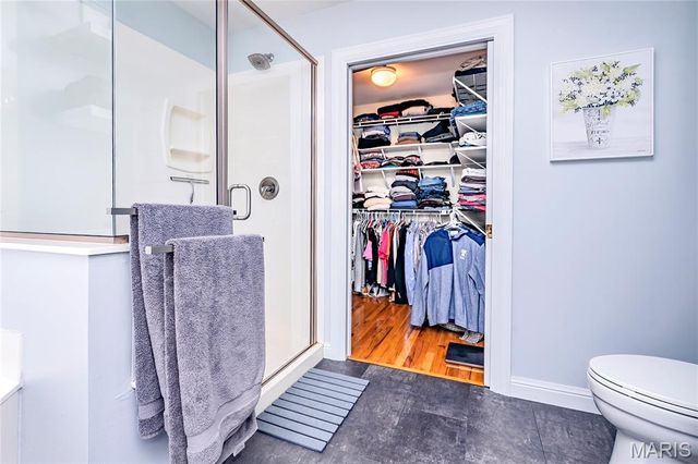 5921 Summerhedge Place, St Louis, MO 63128