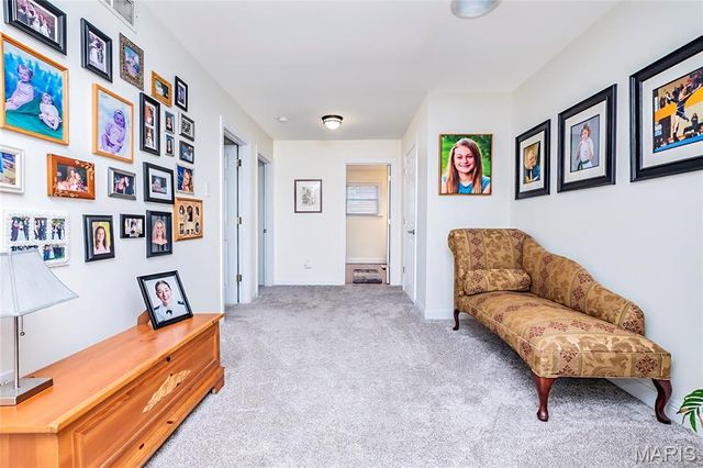 5921 Summerhedge Place, St Louis, MO 63128