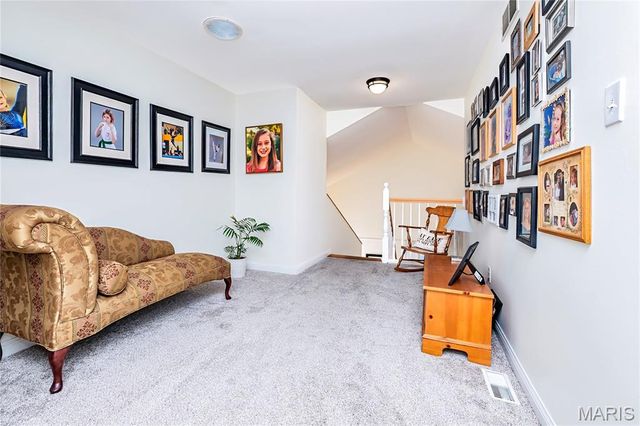 5921 Summerhedge Place, St Louis, MO 63128