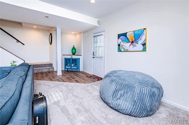 5921 Summerhedge Place, St Louis, MO 63128